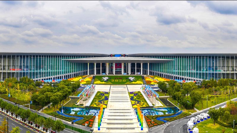上海广告公司的价格表并非一成不变，其构成因素众多。以下将从几个关键方面进行解析：
